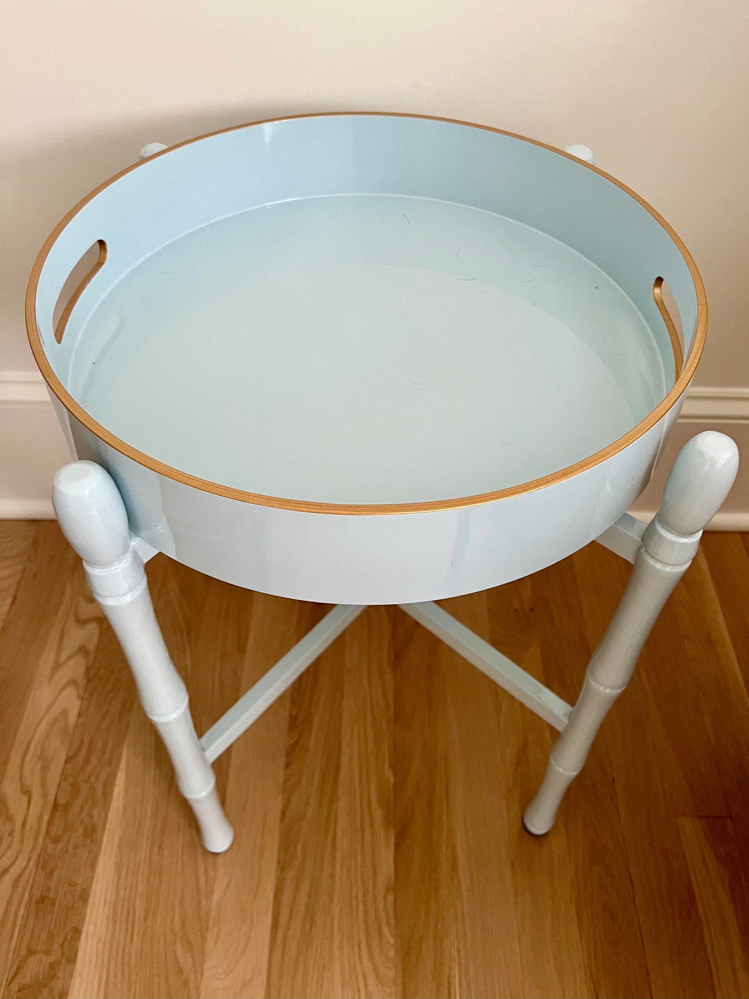 Stinson Round Tray with Stand Sky