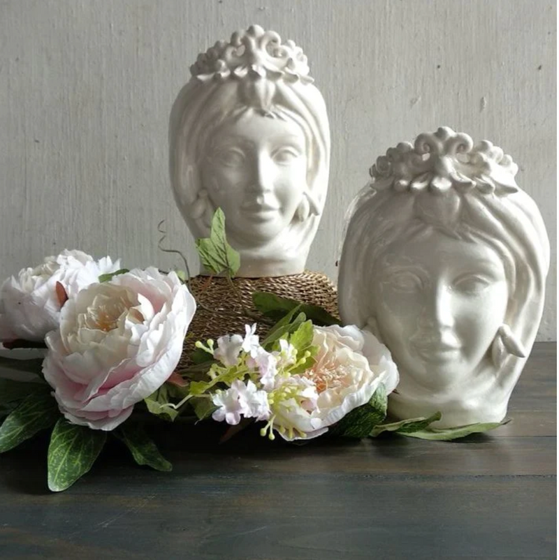 White Crown Lady